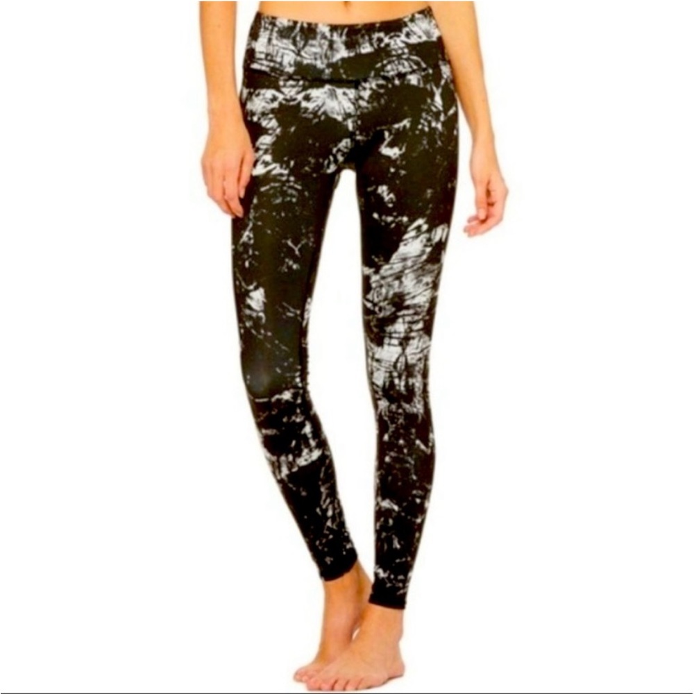 ALO Airbrush Leggings, Black Magma, XS
